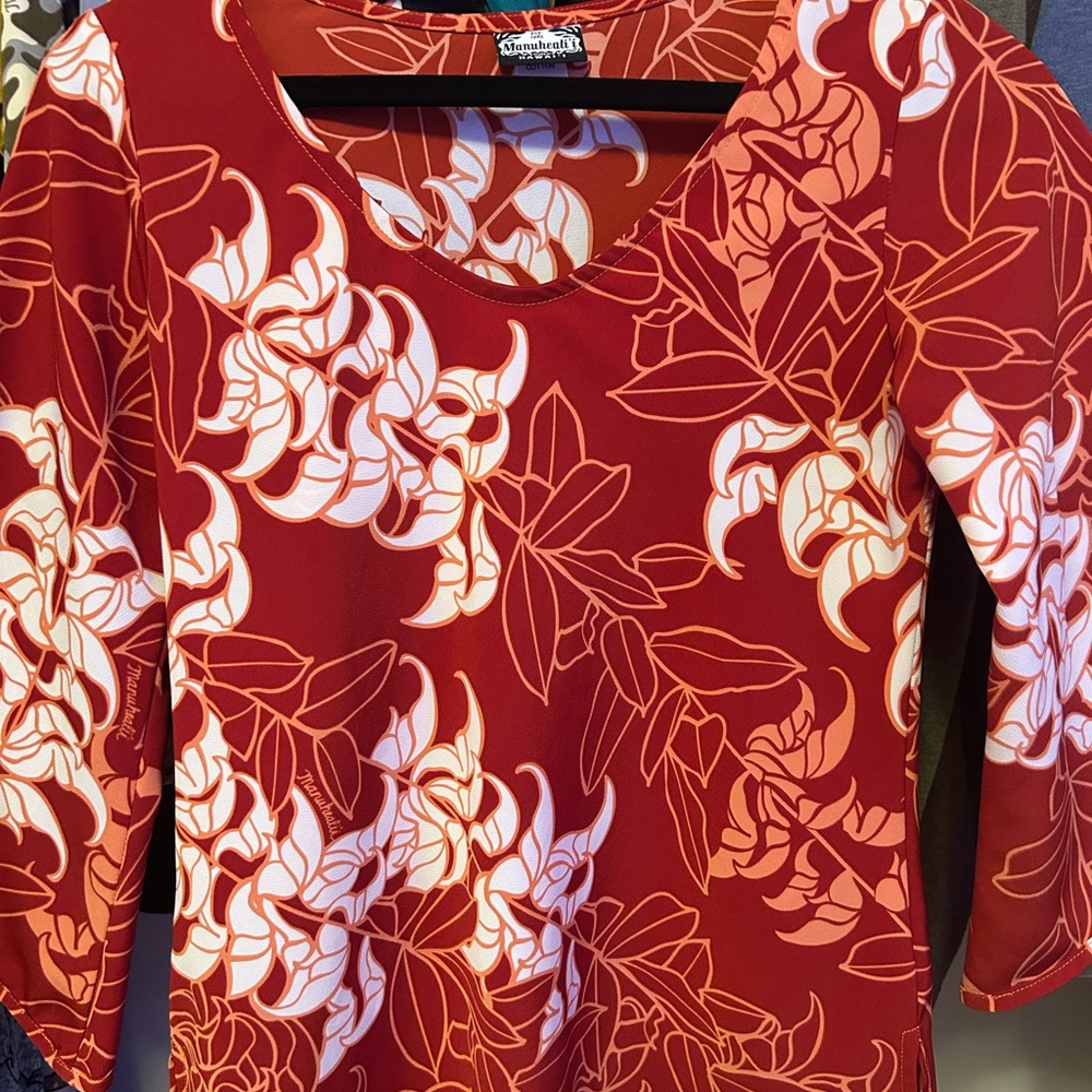Manuhealii Red and White Jade Kehau Top